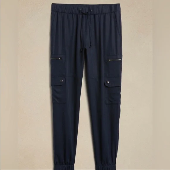 NWT! Banana Republic Navy Blue Tencel Soft Cargo Pant - Multiple Sizes💕 - Picture 5 of 5